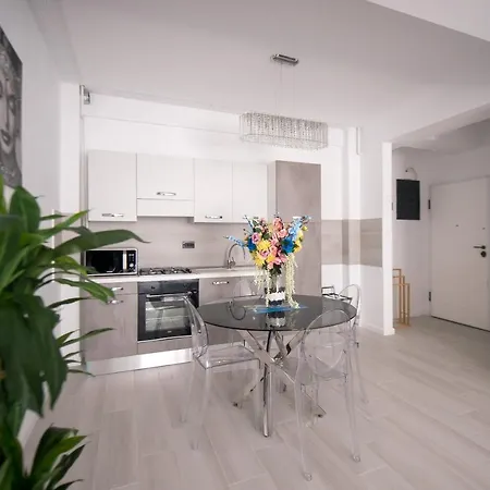 Apartel Next To The Sea 3 Mamaia
